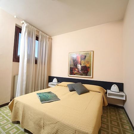 Appartamenti Casetto Bardolino Habitación foto