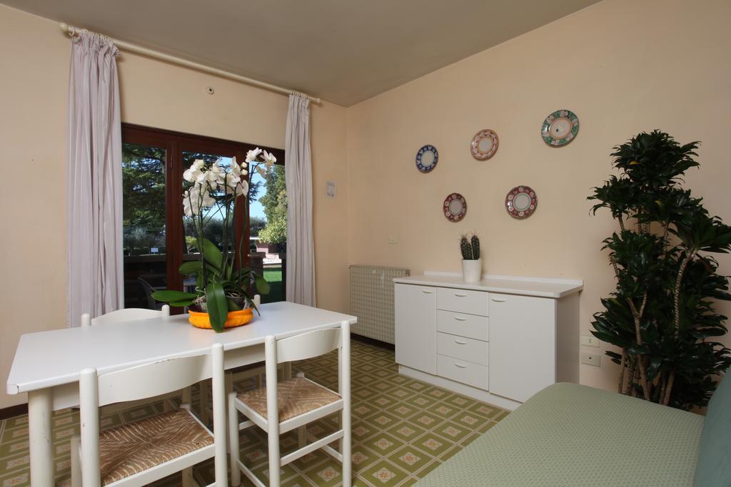 Appartamenti Casetto Bardolino Habitación foto